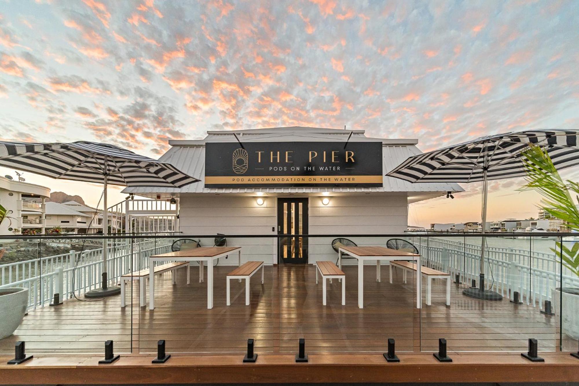 The Pier Pods On The Water- 50M From Townsville Bus Terminal And Ferry Terminal- Passport Id Requried 외부 사진
