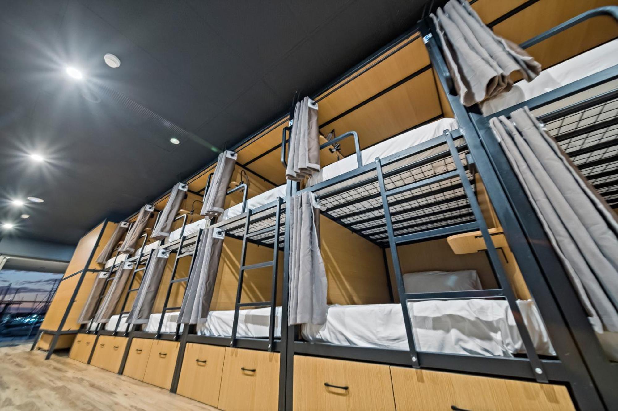 The Pier Pods On The Water- 50M From Townsville Bus Terminal And Ferry Terminal- Passport Id Requried 외부 사진