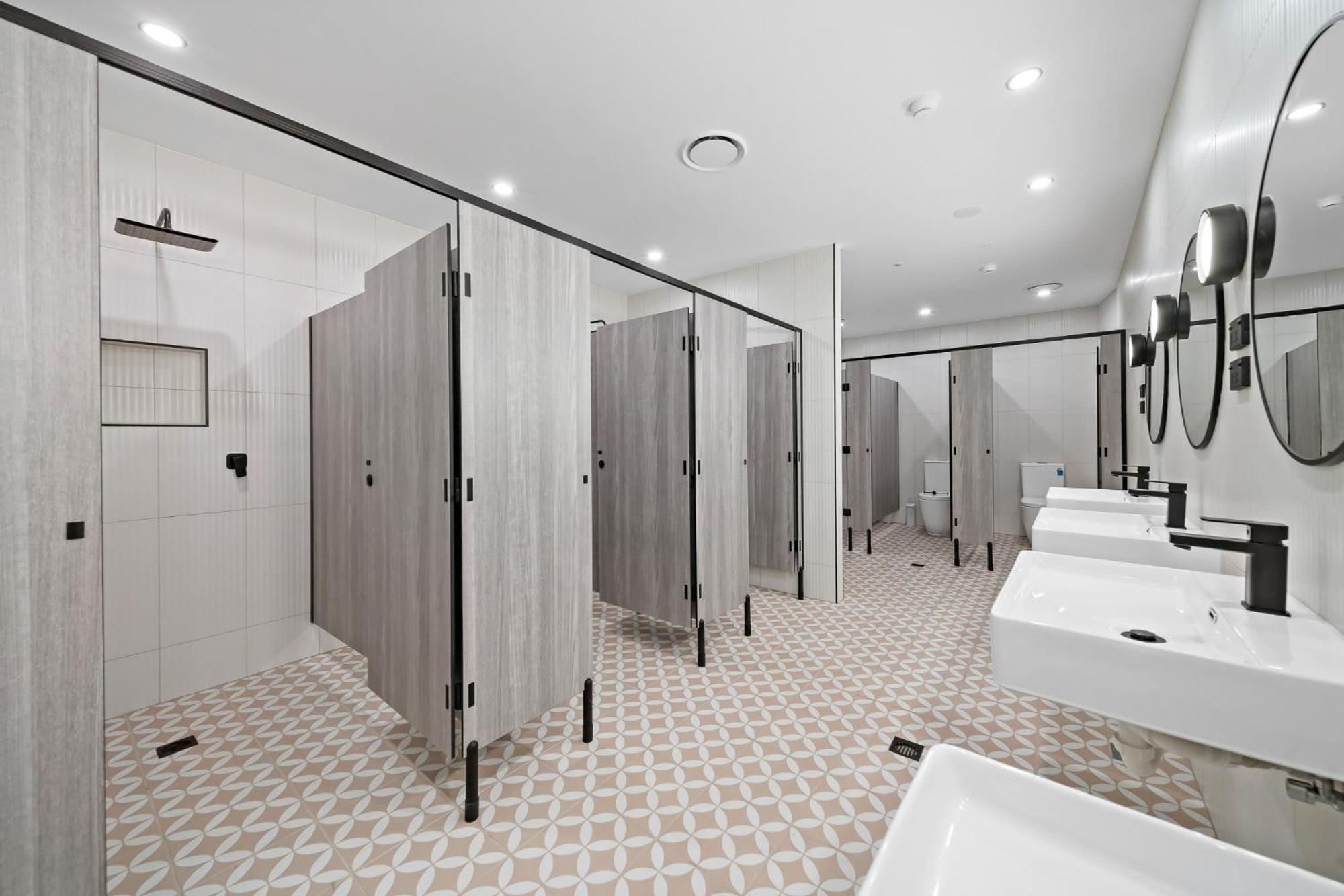 The Pier Pods On The Water- 50M From Townsville Bus Terminal And Ferry Terminal- Passport Id Requried 외부 사진