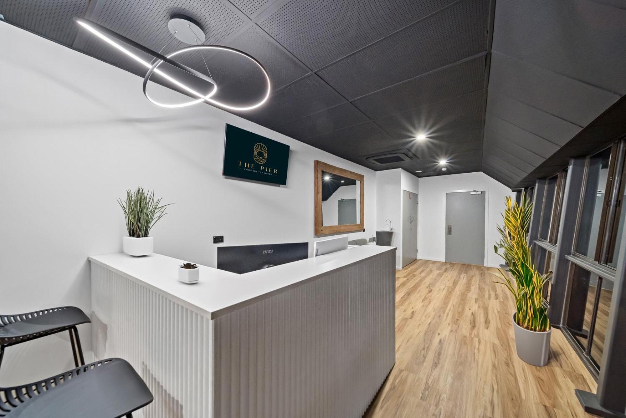 The Pier Pods On The Water- 50M From Townsville Bus Terminal And Ferry Terminal- Passport Id Requried 외부 사진