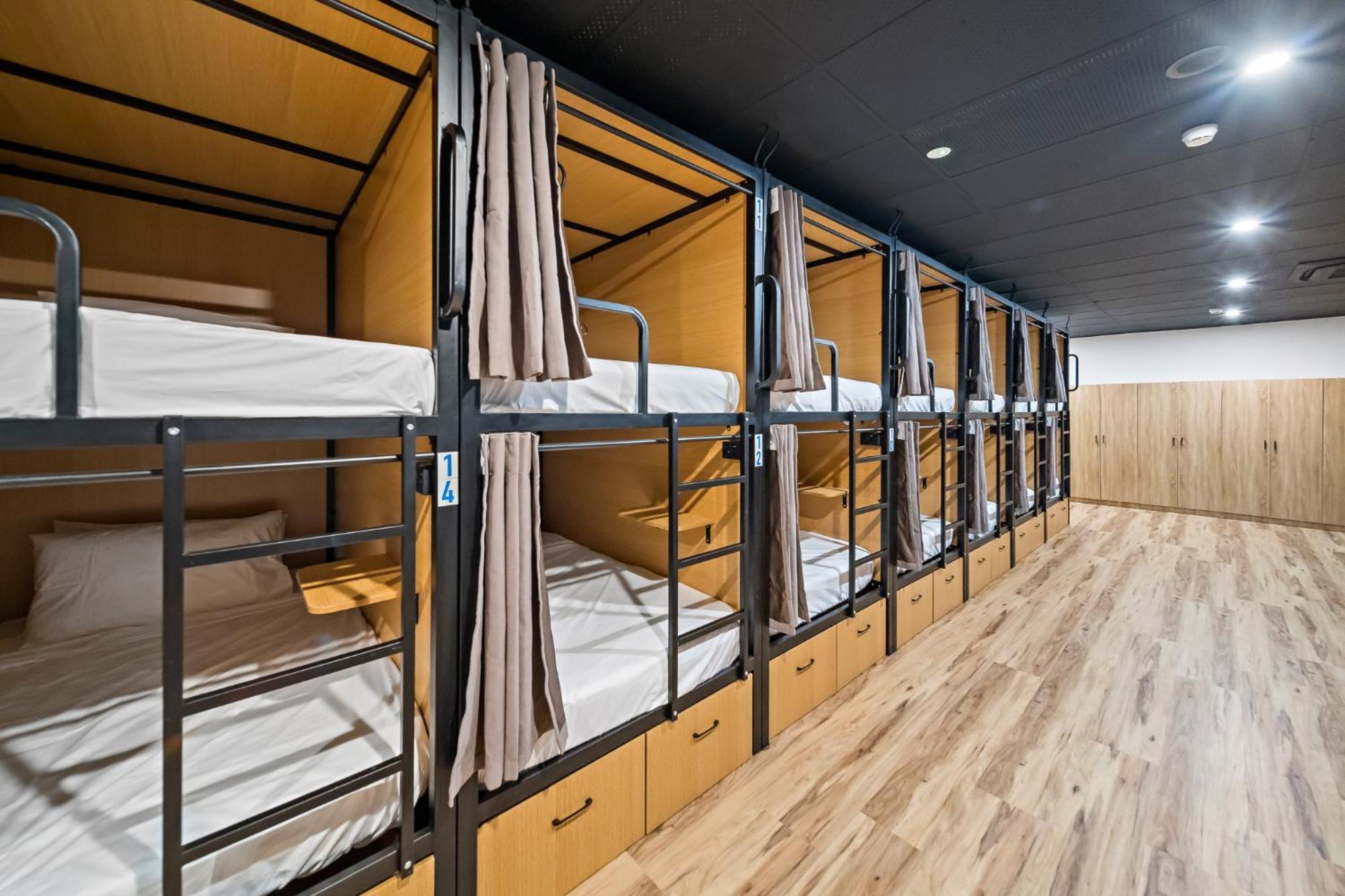 The Pier Pods On The Water- 50M From Townsville Bus Terminal And Ferry Terminal- Passport Id Requried 외부 사진