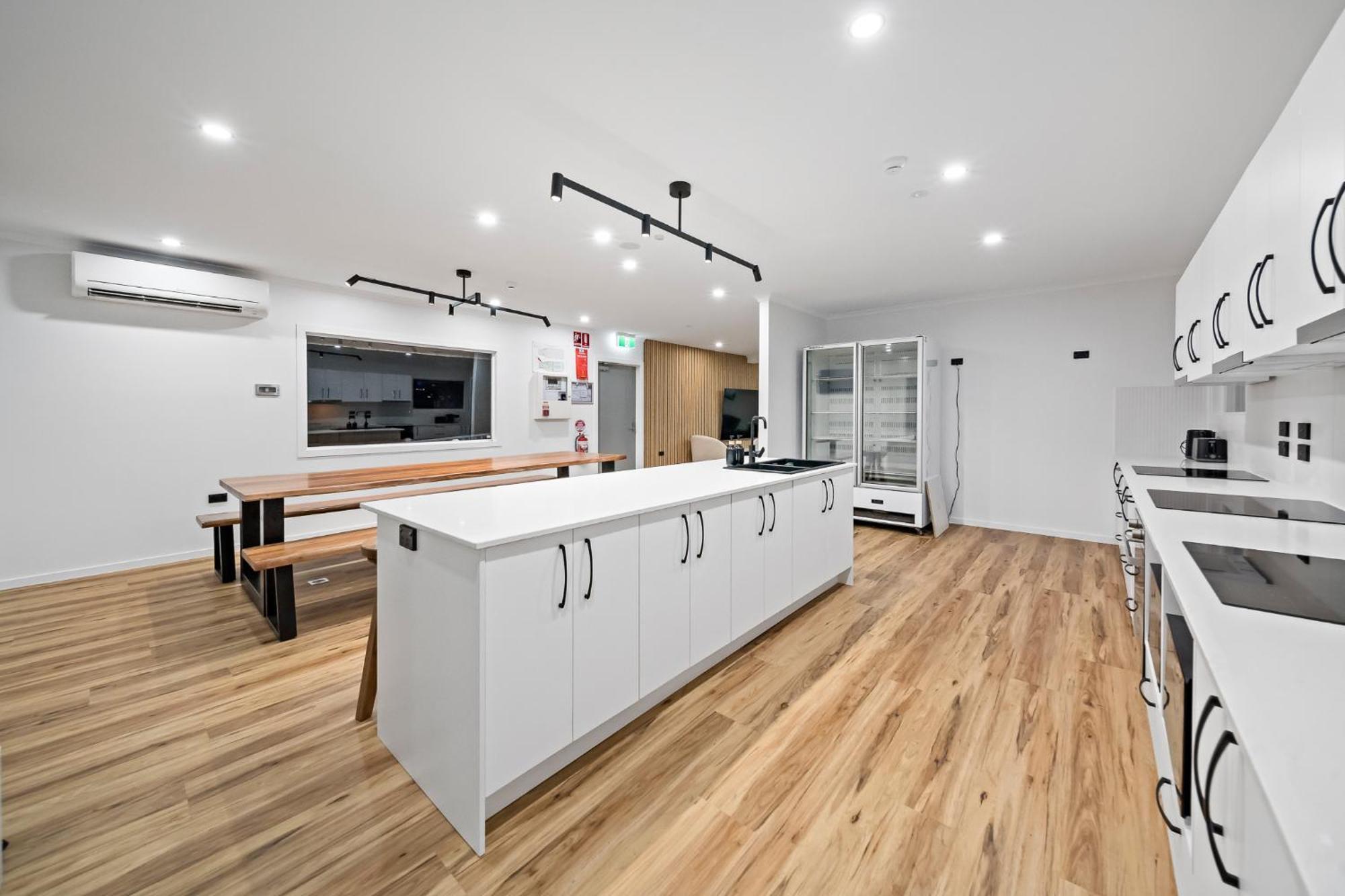 The Pier Pods On The Water- 50M From Townsville Bus Terminal And Ferry Terminal- Passport Id Requried 외부 사진