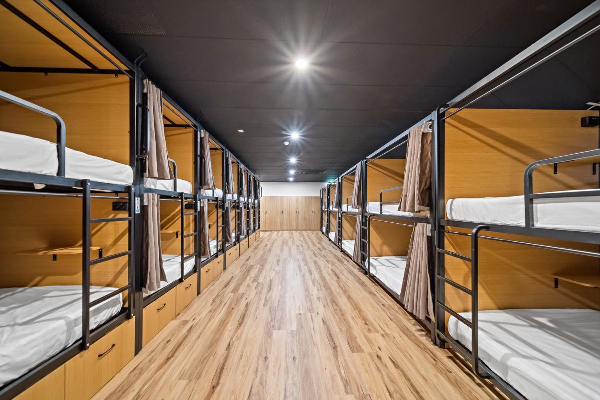 The Pier Pods On The Water- 50M From Townsville Bus Terminal And Ferry Terminal- Passport Id Requried 외부 사진