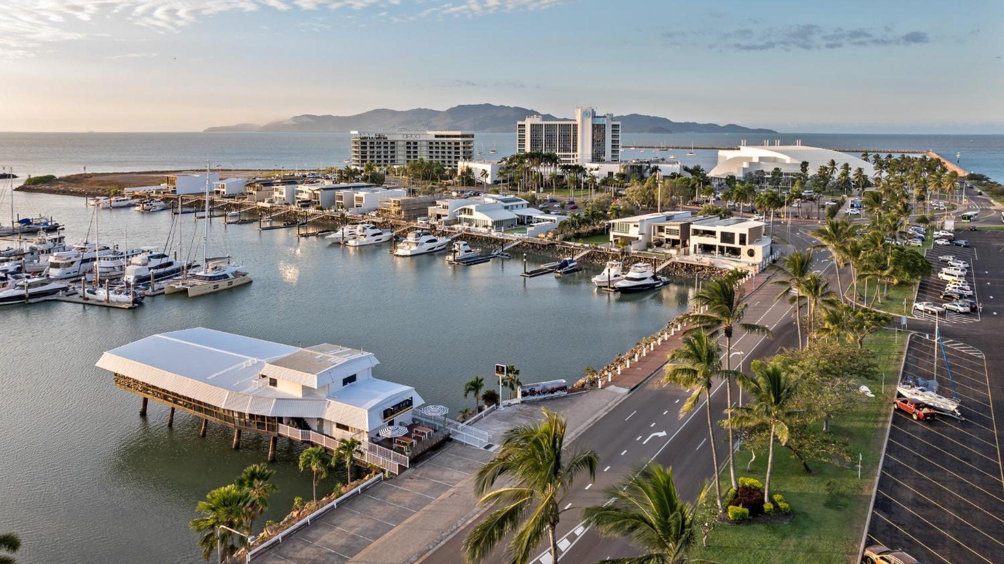 The Pier Pods On The Water- 50M From Townsville Bus Terminal And Ferry Terminal- Passport Id Requried 외부 사진