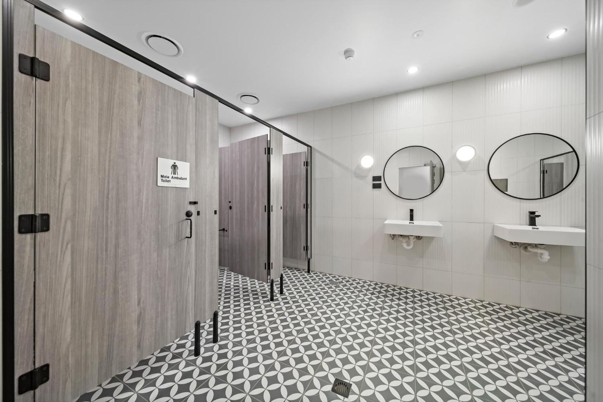 The Pier Pods On The Water- 50M From Townsville Bus Terminal And Ferry Terminal- Passport Id Requried 외부 사진