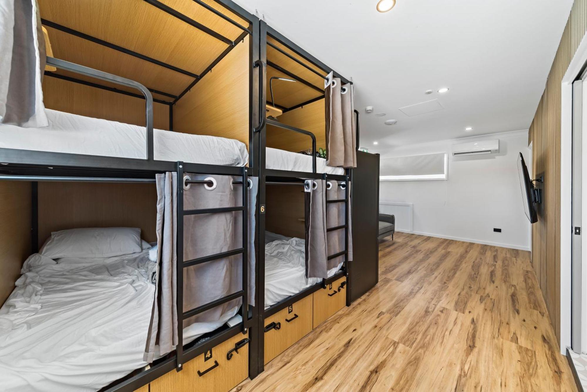 The Pier Pods On The Water- 50M From Townsville Bus Terminal And Ferry Terminal- Passport Id Requried 외부 사진