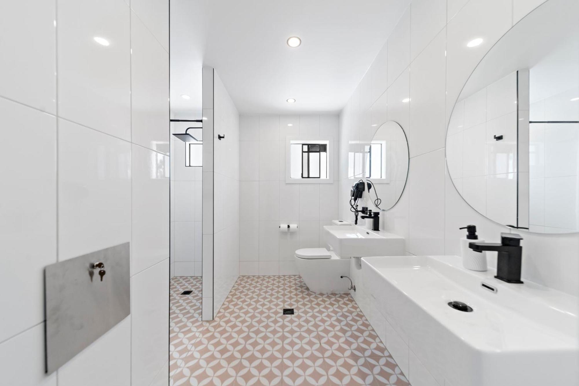The Pier Pods On The Water- 50M From Townsville Bus Terminal And Ferry Terminal- Passport Id Requried 외부 사진
